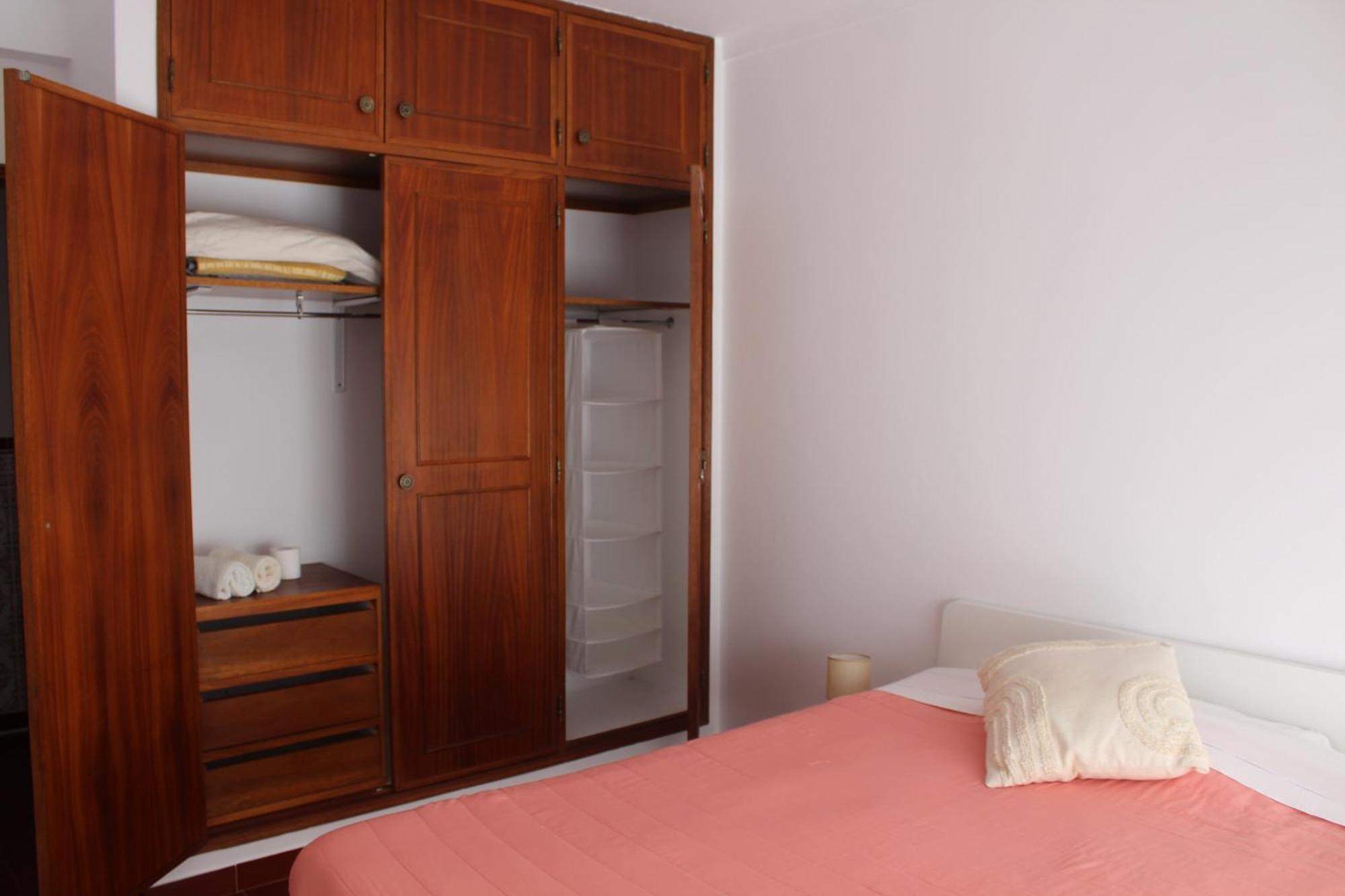 Guesthouse Felicidade Lagos Bagian luar foto